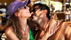 Sinem Kobal ve Kenan İmirzalıoğlu’nun Çeşme romantizmi