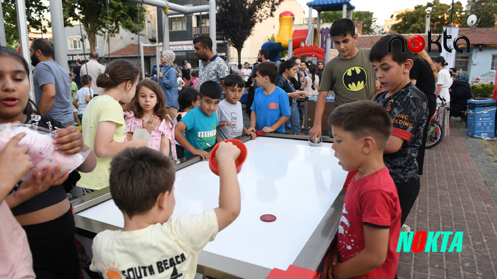 Bursa Osmangazi Belediyesi yaz coşkusunu mahallelere taşıyor