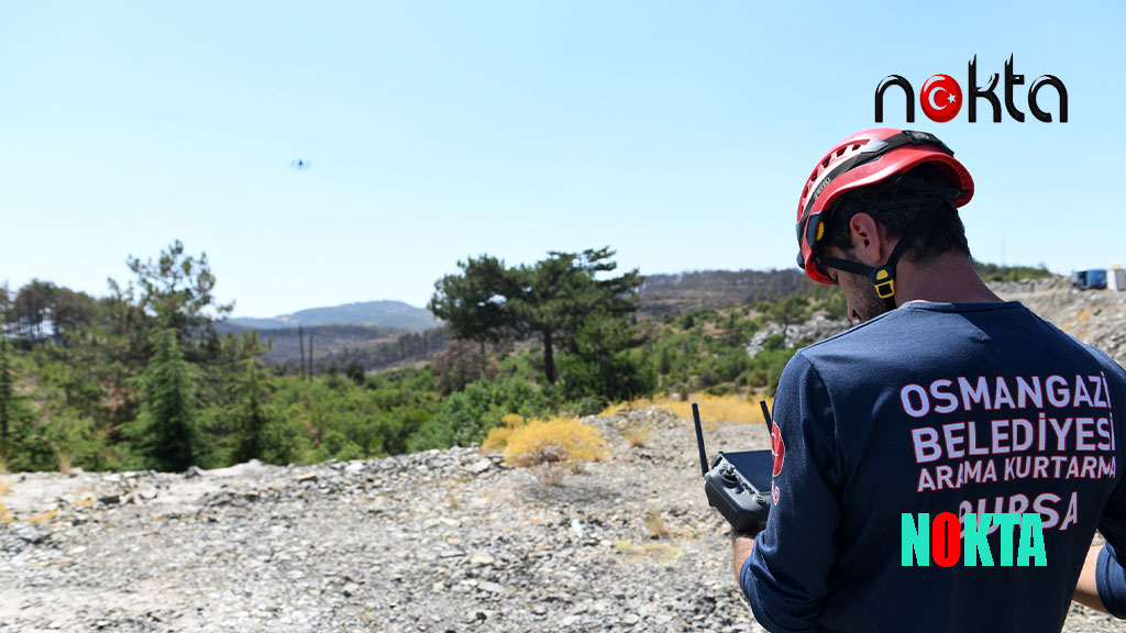 Osmangazi Belediyesi Arama Kurtarma Ekibi yangınla mücadele için sahada