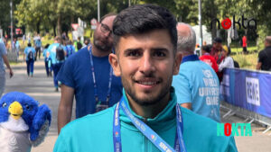 Bursa Osmangazili atletin milli forma ile madalya sevinci