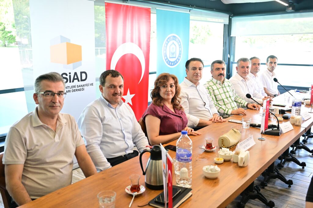 ‘Para Değil Meydanlar, Parklar, Yollar Kazanıyoruz’