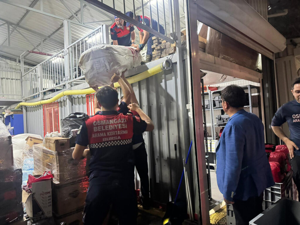 Daisy ve Alfa, Sındırgı’da görev başında