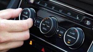Araba klimasını açarken dikkat! Bu 5 yanlış hem aracınıza hem cebinize zarar veriyor