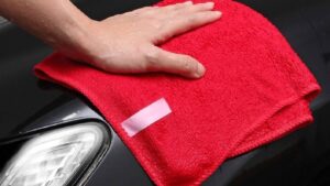 Araba yıkamada yapılan en büyük hata: Herkes yapıyor aracı mahvediyor