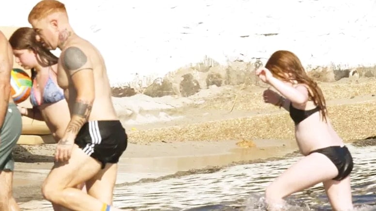 Gökhan Özoğuz kızları ile tatilde