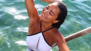 İki ayda dokuz kilo veren ünlü isimden beyaz mayolu poz