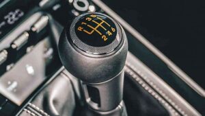 Otomobillerde vazgeçilmez sanılan o özellik tarih oluyor