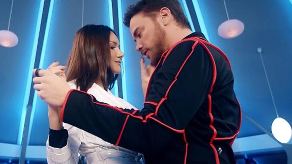 Sinan Akçıl’a eski aşkından olay yorum!