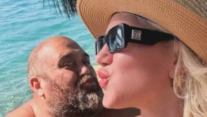 Somer Şef yine aşka geldi, verdiği poz gündem oldu