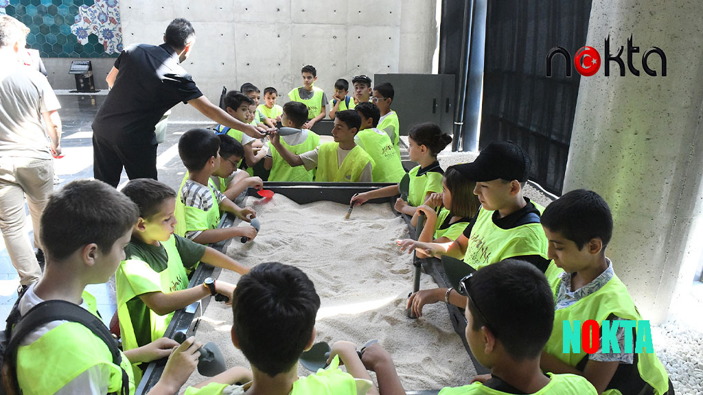 Minik arkeologlar, geçmişin izini sürüyor