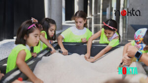 Osmangazi’de çocuklar arkeolojiyi deneyimleyek öğreniyor