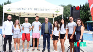 Osmangazi’de minikler yaz tatilinde yüzmeyi öğrendi