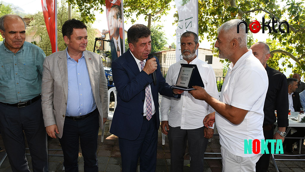 Osmangazi’nin gönüllü temizlik elçilerine teşekkür plaketi