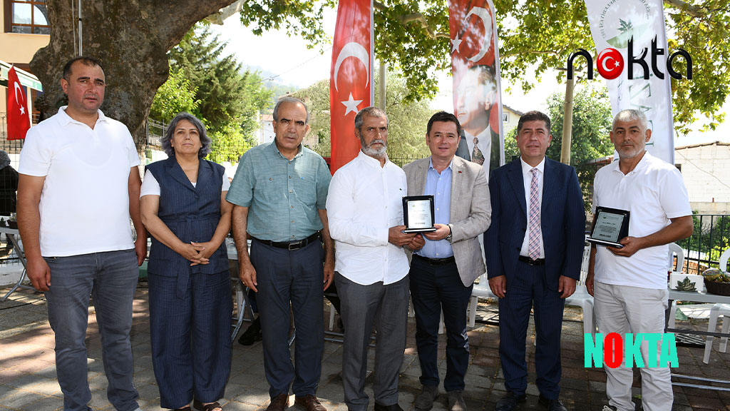 Osmangazi’nin gönüllü temizlik elçilerine teşekkür plaketi