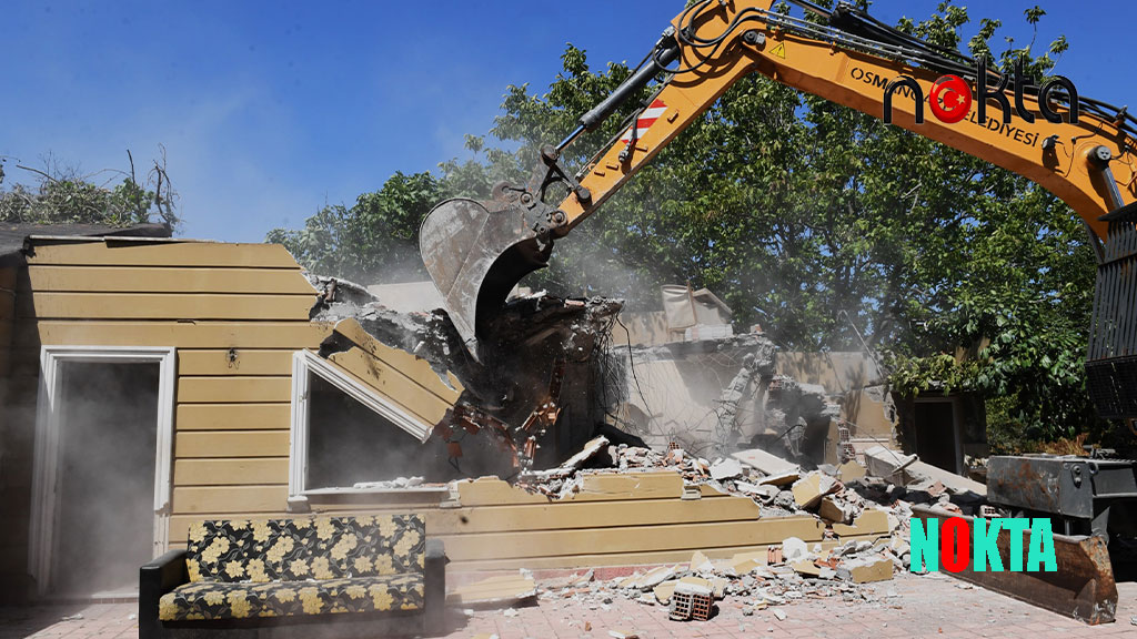 Sit alanına yapılan kaçak yapılar yıkıldı