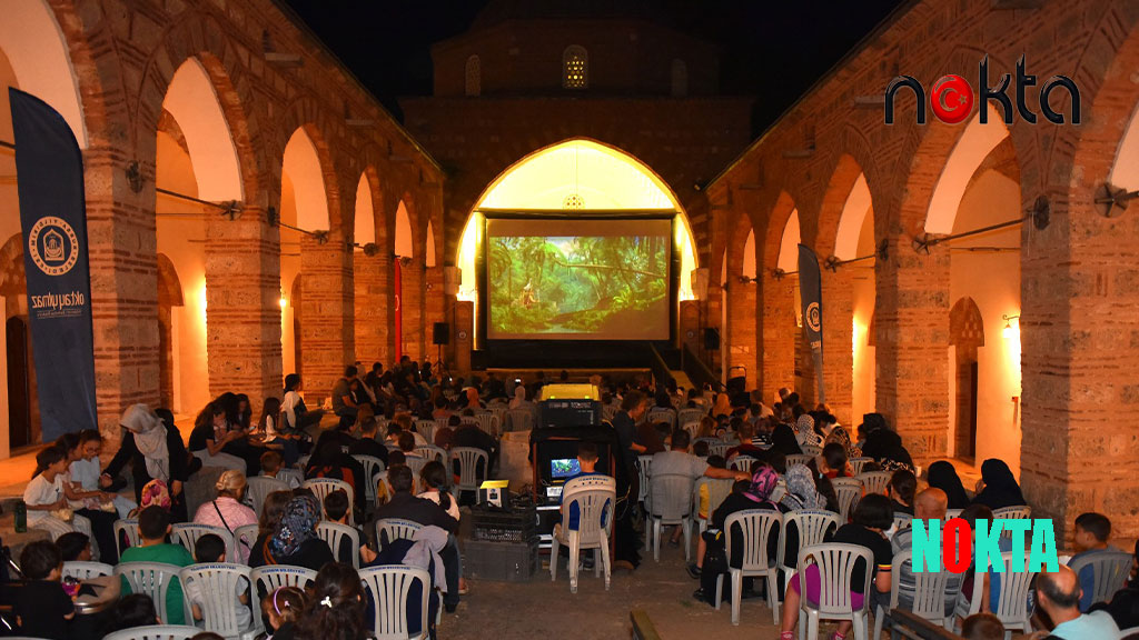 Yıldırım’da yaz sineması keyfi