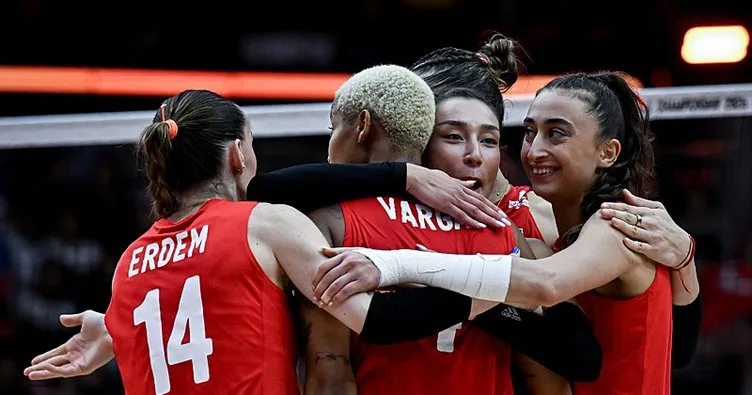 CANLI: Filenin Sultanları, tarihi zafer peşinde! Türkiye – İtalya maçı başladı