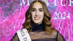 2024 Türkiye güzeli doktor İdil Bilgen önlüğünü New York’ta giydi