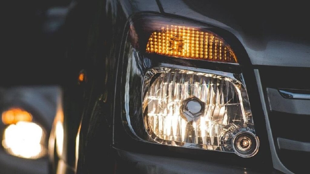 Araç farları ilk günkü gibi parlıyor: Meğer bu kadar basitmiş