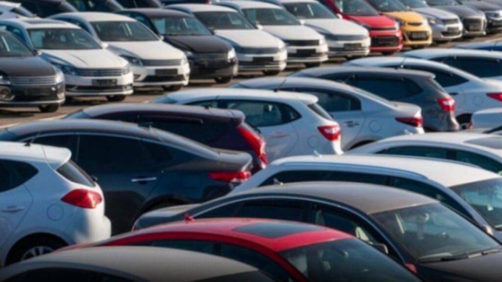 Bu ek vergi kimi vuracak? Otomobil fiyatlarına hem indirim hem bindirim geldi