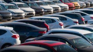 Bu ek vergi kimi vuracak? Otomobil fiyatlarına hem indirim hem bindirim geldi