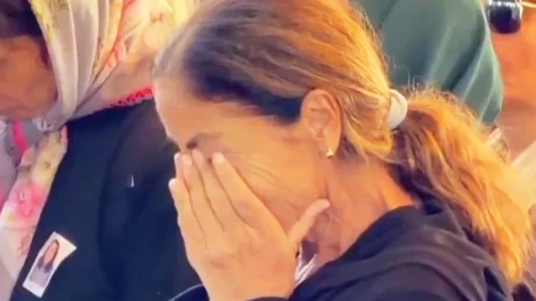 Derya Tuna kardeşine gözyaşlarıyla veda etti