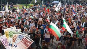 Euro’ya geçiş kararı komşuyu ayağa kaldırdı