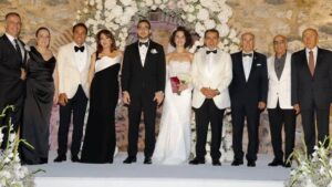 Sanat ve spor dünyası Boğaz’daki düğünde buluştu:  Gecenin kulisi Ali Koç- Sadettin Saran oldu