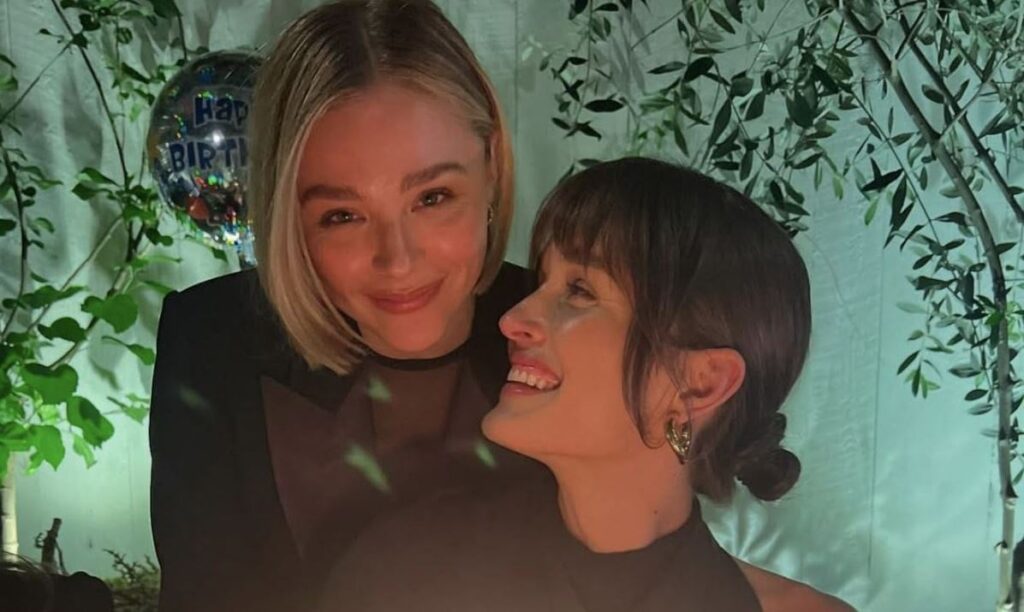 Ünlü kadın oyuncu kız arkadaşı ile evlendi