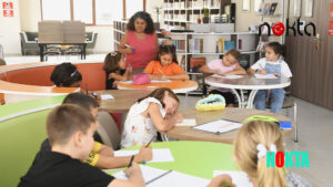 Çocuklar oyunlar oynayarak yazma alışkanlığı kazanıyor