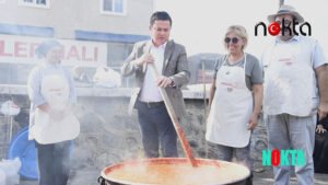 Domates biber ve malzemeler Osmangazi Belediyesi’nden salça yapması vatandaşlardan