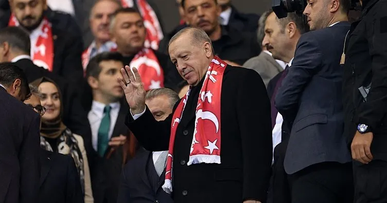 Başkan Erdoğan Türkiye-Gürcistan maçını statta takip ediyor