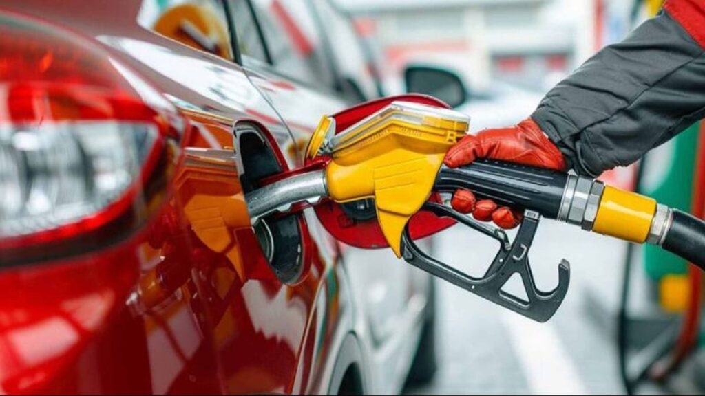 Benzin fiyatında yeni zam endişesi doğdu