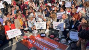 Farelerle yaşayan insanlar var