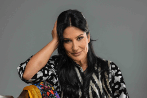 İclal Aydın uzun aranın ardından sahnelere dönüyor