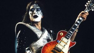 Kiss grubunun gitaristi Ace Frehley hayatını kaybetti