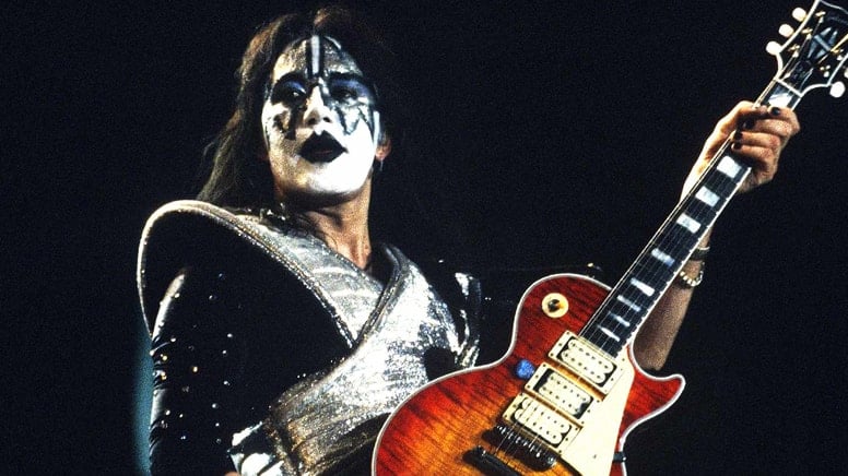 Kiss grubunun gitaristi Ace Frehley hayatını kaybetti