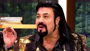 Kobra Murat gençlik halini paylaştı: ‘Kızlar bana bakarken yere düşüyordu’