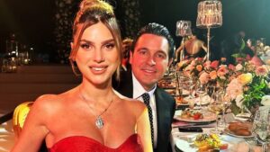 Nazlı Sabancı kıyafetlerini satışa çıkardı