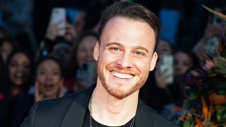 Sabancı’nın torunundan ayrılan Kerem Bürsin yeni aşk ‘düdüğünü’ ünlü fenomen ile çaldı