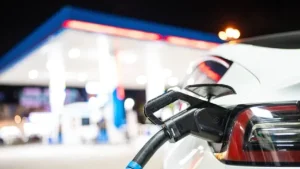 Türkiye’de 600’den fazla akaryakıt istasyonu bulunan petrol devi satışa çıkarıldı