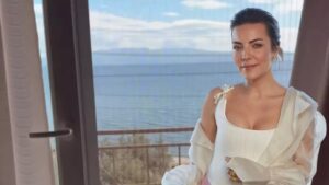 Ünlü oyuncu ‘maalesef fay hattında’ diyerek evini terk etti