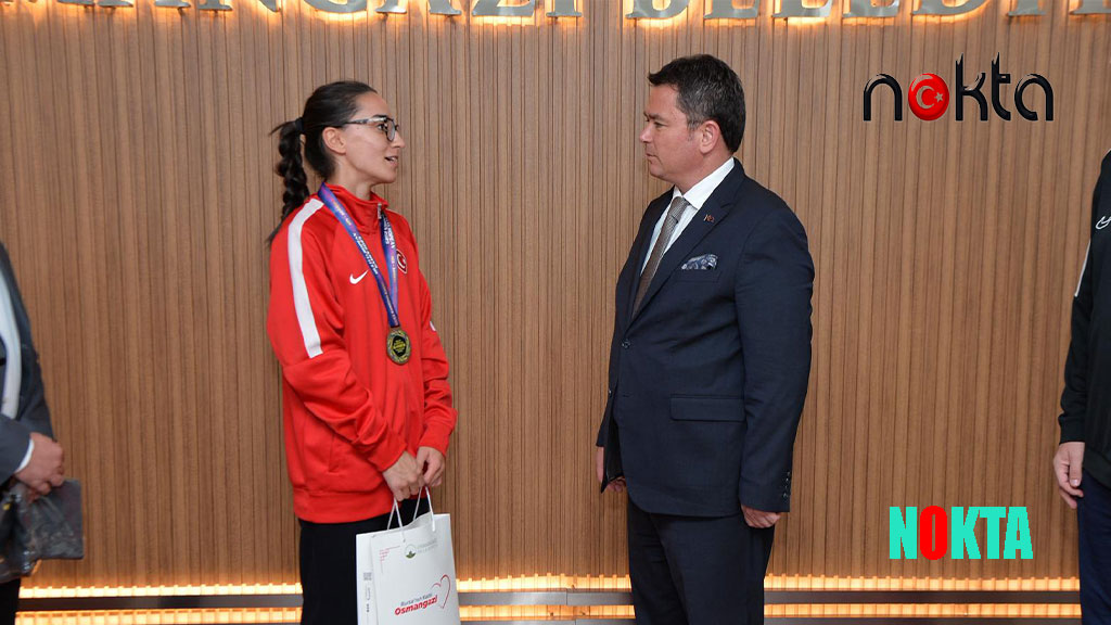 Başkan Erkan Aydın Bursa’nın Gururu Şampiyon Sporcuyu Ağırladı