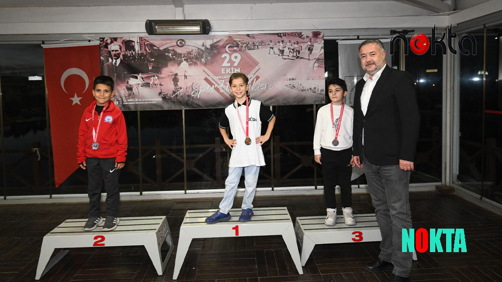 Osmangazi’de Satranç Ustaları Kupalarına Kavuştu