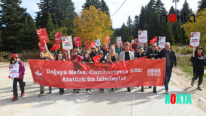 Uludağ’da yüzlerce kişi Cumhuriyetin izinde yürüdü