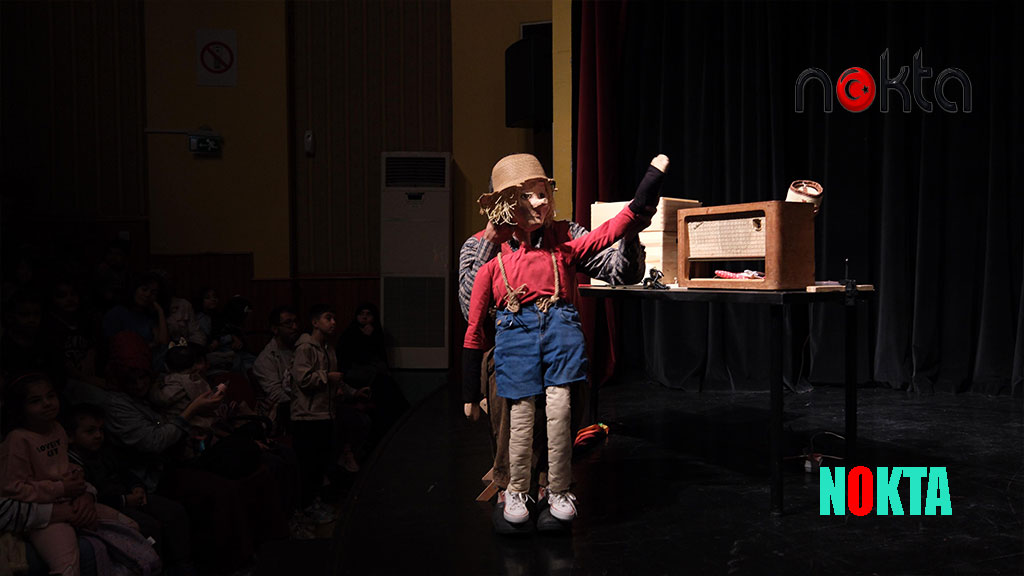 Yıldırımlı çocuklar tiyatroda