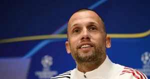 Ajax, John Heitinga ile yollarını ayırdı! Galatasaray maçı sonrası görevine son verildi…