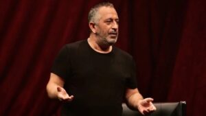 Cem Yılmaz’ı izlemenin bedeli karaborsada 54 bin TL