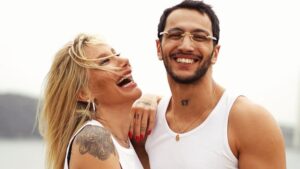 Takibi bıraktı, fotoğrafları sildi… İrem Derici ile Melih Kunukçu ayrıldı mı?