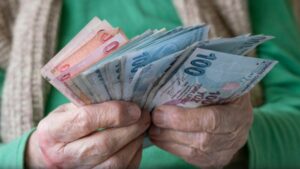 1 Ocak’ta başlıyor: Emeklinin maaşından kesinti yapılacak